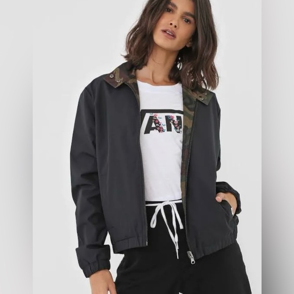 Vans Jackets & Blazers - Like NEW!!! Vans Sport Check Women's Reversible Black/Camo Jacket - Size M